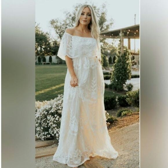Baltic Born Leon Off Shoulder Maxi Dress in Cream, sz Medium - Picture 4 of 13